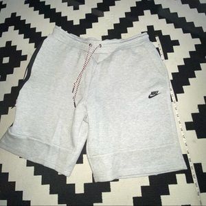 NIKE TECH-FLEECE Sweatshorts MENS XL GREY